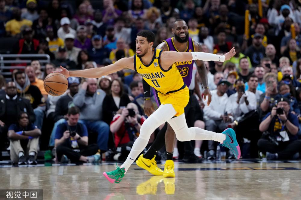 她便展现出 她便展现出