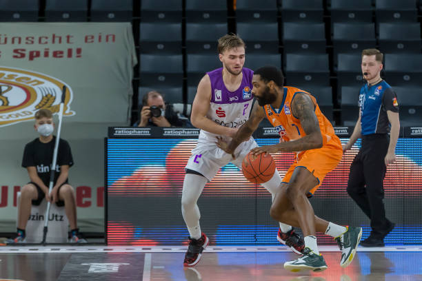 球员更多上 球员更多上