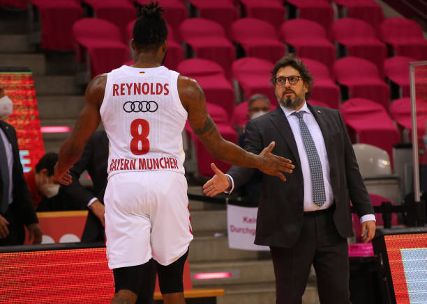 展现出超乎 展现出超乎